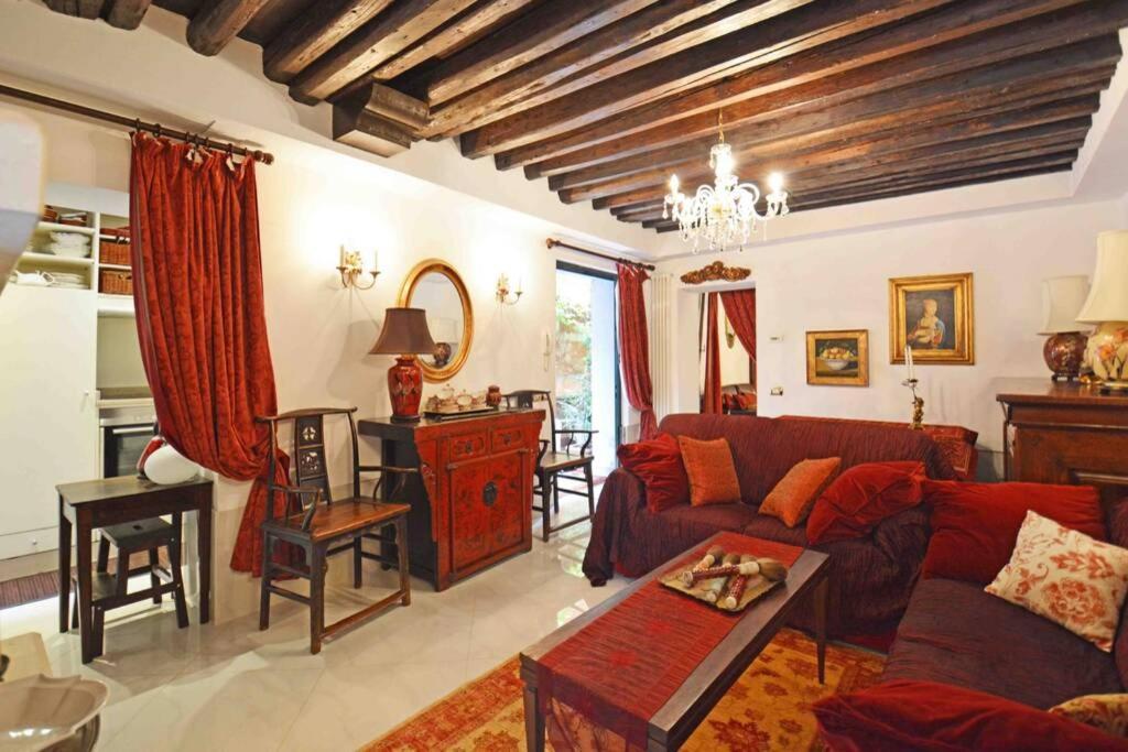 Zattere Cottage Close To Guggenheim Венеція Екстер'єр фото