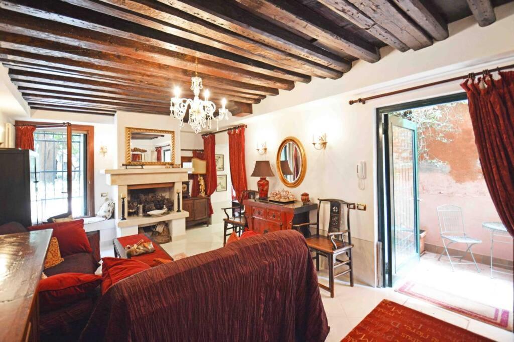 Zattere Cottage Close To Guggenheim Венеція Екстер'єр фото